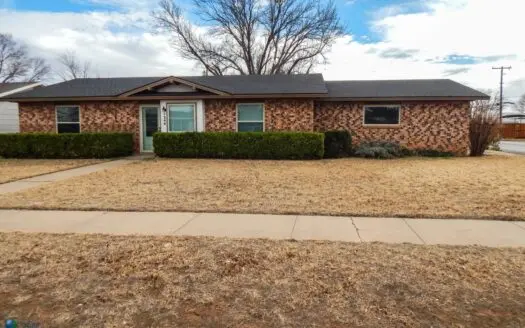 UPDATED AND MOVE IN READY!! 3/2/2 CORNER LOT *Littlefield, TX*