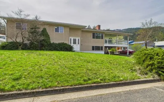 Charming and Spacious Home for Sale in Orofino, Idaho