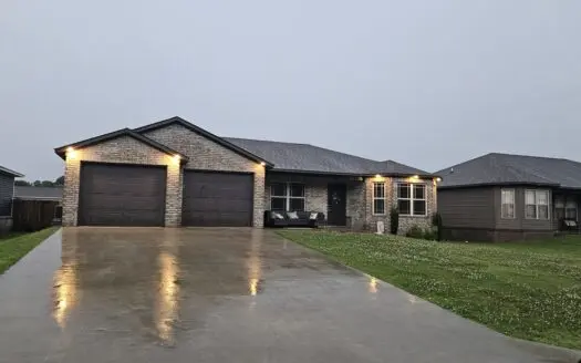 4 bedroom 2 bath Home in Paragould Arkansas at the edge of town