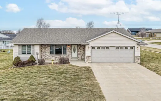 3 Bedroom Ranch Home For Sale With 2-Car Garage in Carroll, IA
