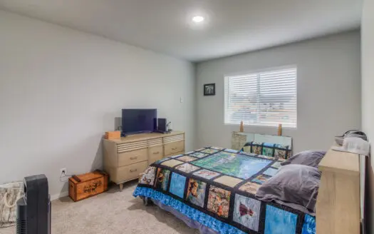 Home in Town For Sale in Tieton, Washington!