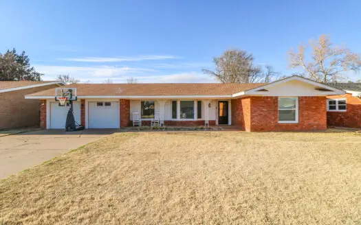 Move In Ready & Priced To Sell! 3/2.5/2