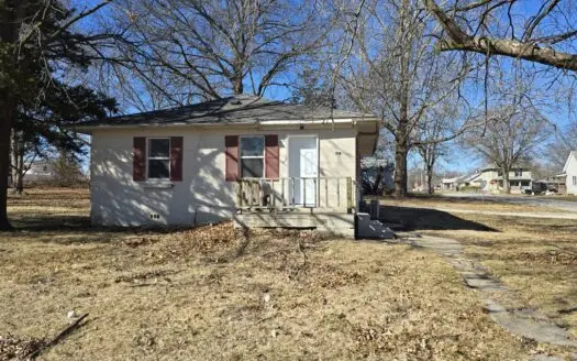 Affordable, Simple Living in a Quiet Neighborhood!