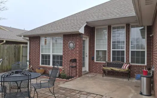 Nice home on quiet cul-de-sac,  easy access to everything in Enid