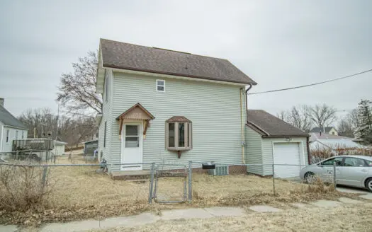 3 Bedroom Home for Sale in Anamosa, IA