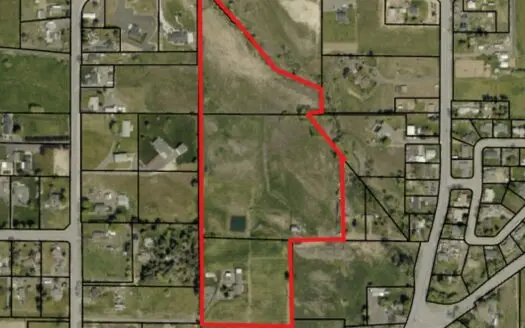 Home with Acreage For Sale in Selah, Washington