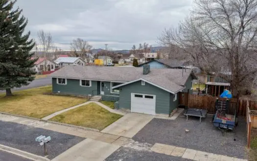 Eastern Oregon Four Bedroom Home Located on the Hill in Burns