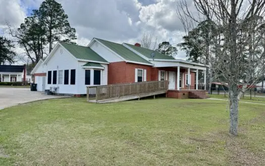 Home for sale in town of Hartford, Alabama