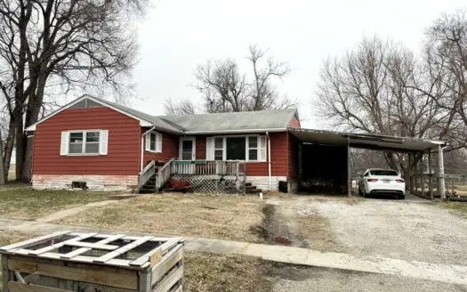 Fixer-Upper with Tons of Potential!