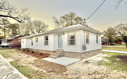 Completely Remodeled Home Hartford Alabama – Smalltown Living!