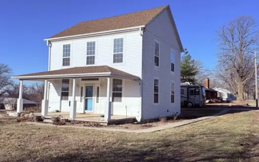 Large 2 Story Home in Northwest Missouri