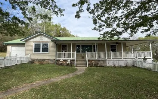 3 bed, 2 bath home in Wilburton on large lot