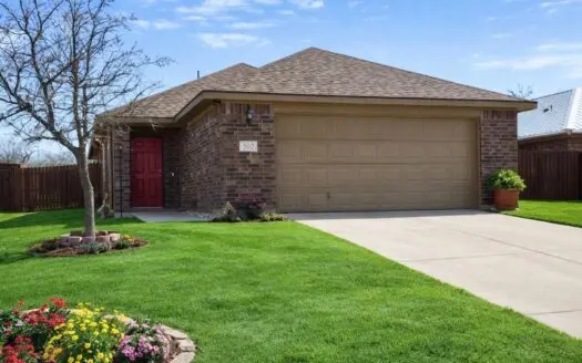 Move-in Ready 3 bed 2 bath Home in Gainesville Texas For Sale