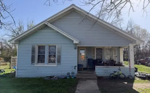 3 Bedroom Home In Town For Sale In Savannah, Tn