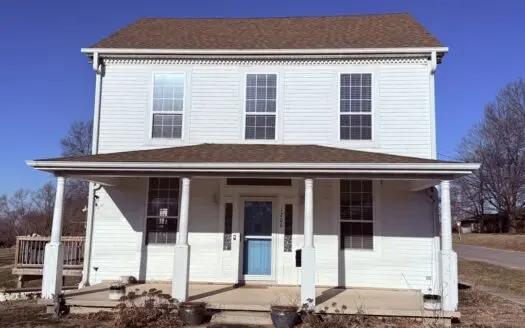 Large 2 Story Home in Northwest Missouri
