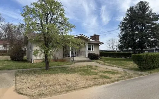 Prime Versatility On A Corner Lot In Van Buren Missouri