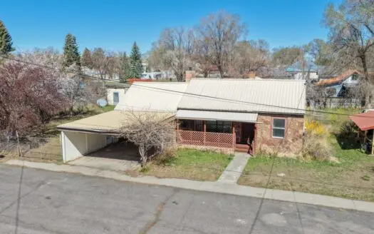 Eastern Oregon Four Bedroom Home in Town