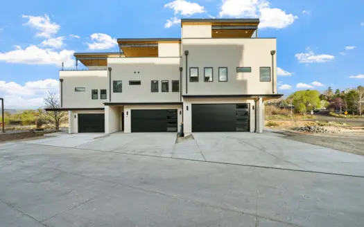 Luxury Modern Townhome in Grand Junction – 3 Story, Prime Location Near Recreation!