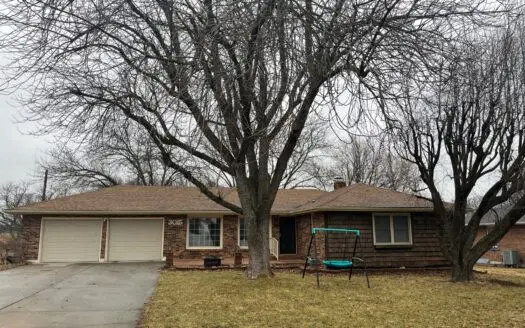 For Sale Updated Ranch Home Edge of Town Chillicothe, MO!