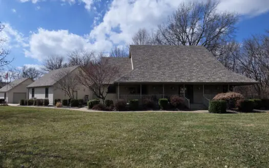 Large Home on Acreage in Trenton