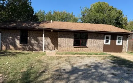 3 Bedroom Home for Sale in Hugo, Oklahoma