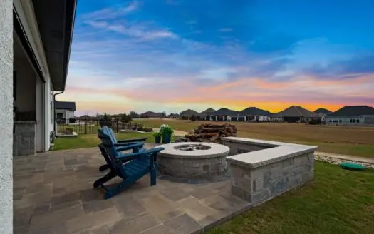 Golf Course Luxury Home in Robson Ranch Denton