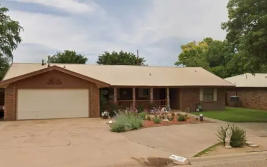 ~Littlefield~3/2/2 With A Shop!! Lots Of Storage!