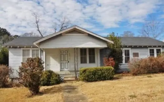 Gloster, MS 3BR Home on 0.68 Acres In-Town Location