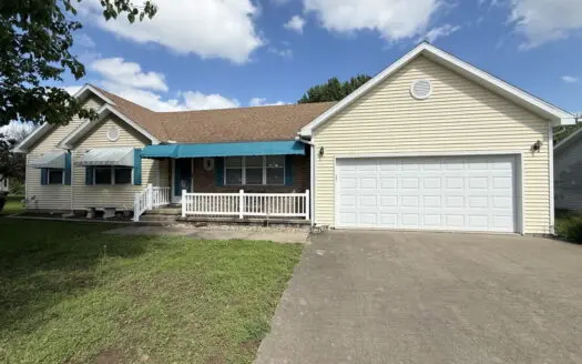 Lovely Home on Quiet Southside Cul-De-Sac in El Dorado Springs
