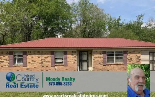 Home With Income Potential In Blytheville Arkansas