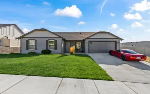 Modern 2021 Home with Mount Adams Views & Open-Concept Living