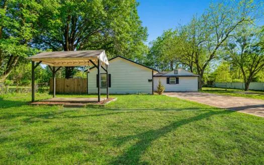 2 Bed Home on Double Lot in Paris, TX Great Starter Home