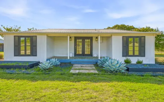 Private Country Home in Early, TX on 1.88 Acres