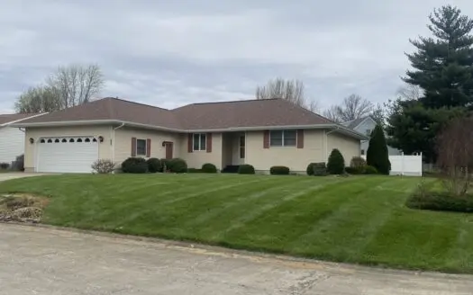 Room to Live, Relax, and Entertain in Robinson, IL