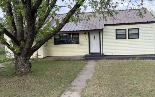 Graeat Home near Elementary Schoo. and shopping areas in Brownwoo