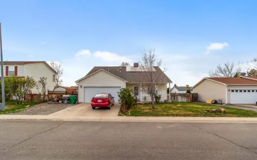 Montrose Home in Desirable Neighborhood