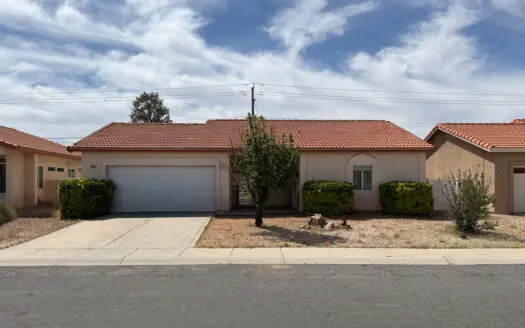 2BR/2BA with Garage & Private Yard – Kingman
