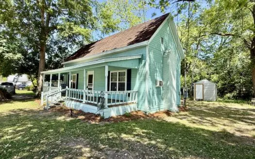 Southern Home located in Hartford Alabama