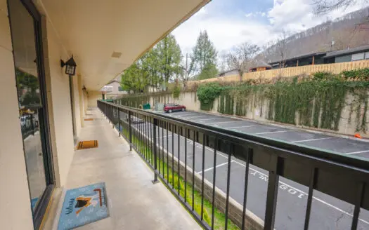 Condo for sale in Gatlinburg Tennessee!  Mountain Vacation Rental