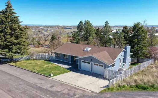 Eastern Oregon Four Bedroom Home on the Hill