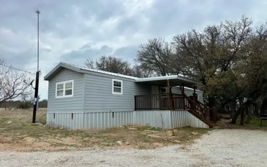 Updated Home on 1.23 Acres Near Lake Brownwood TX