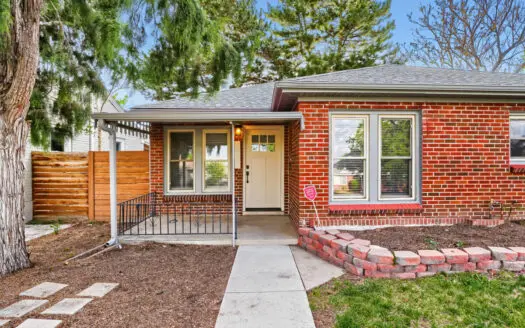 Rare 2 bedroom updated brick ranch in Sunnyside
