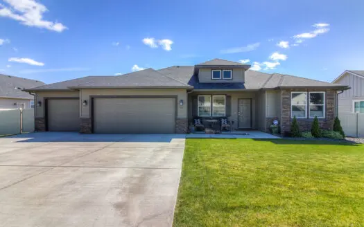Stunning Valley Views in Terrace Heights! 4 Bed | 2 Bath | 3-C