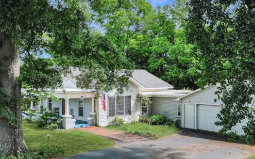 Updated Historic Home for Sale in friendly Huntingdon, TN