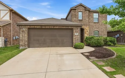 Beautiful Suburban Home in sought-after Forney, TX