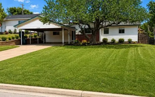 3 Bed Clinton, OK Home For Sale