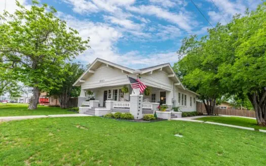 Fully Renovated Brownwood TX Home 2 or 3 Bed Office