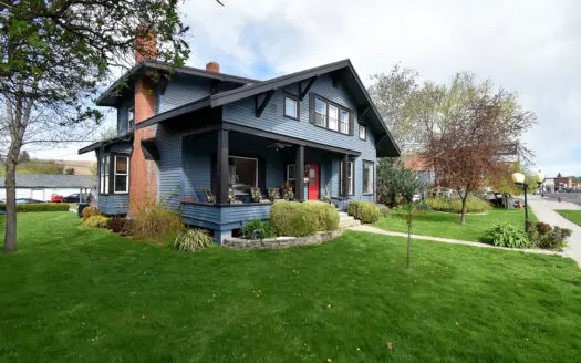 6 bed, 2 bath Vintage Home, Small Town Charm Rosalia, WA