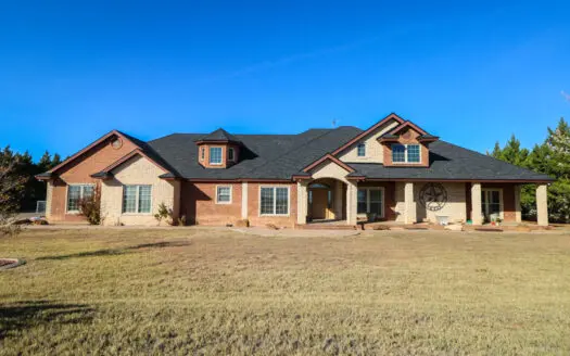 Perfect Home in a Perfect Location! 3/3/3 West of Littlefield!