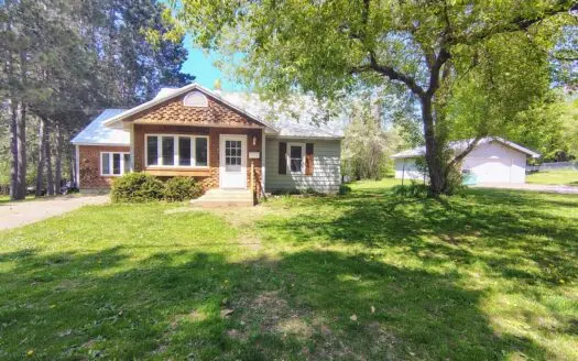 Four bedroom Home on a beautiful city lot in Park Falls, WI